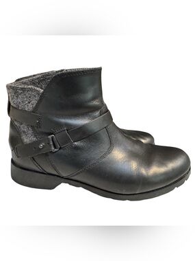 Teva Black Leather Ankle Booties with Gray Knit Collar